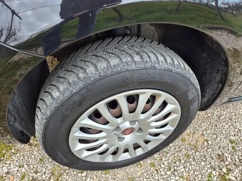 Fiat Punto usata a Padova (9)