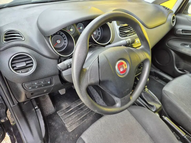 Fiat Punto usata a Padova (13)