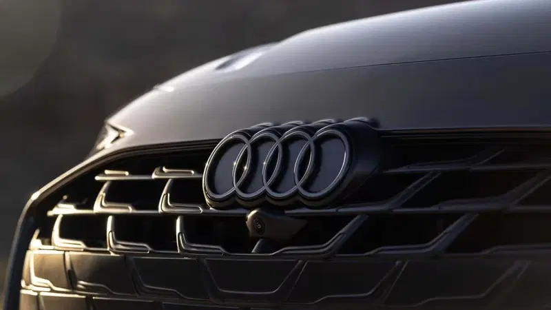 Audi frena sull&rsquo;elettrico: i motori a benzina avranno ancora un futuro dopo il 2030