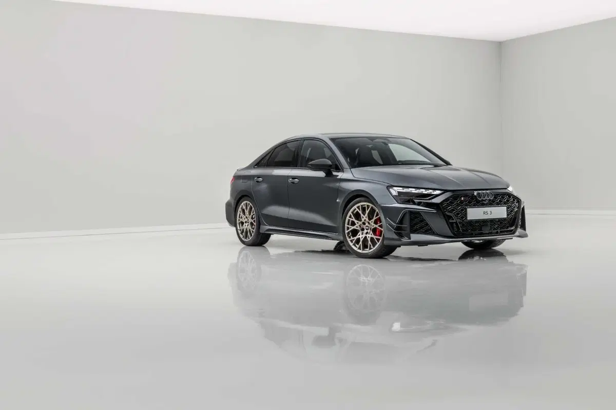 Audi RS 3 Competition Limited 2026: un motore leggendario e cinquant'anni di cilindri che non si dimenticano (8)