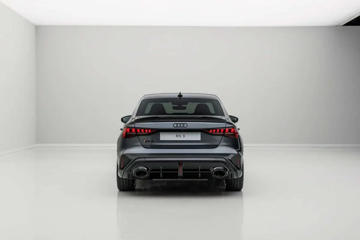 Audi RS 3 Competition Limited 2026: un motore leggendario e cinquant'anni di cilindri che non si dimenticano (10)