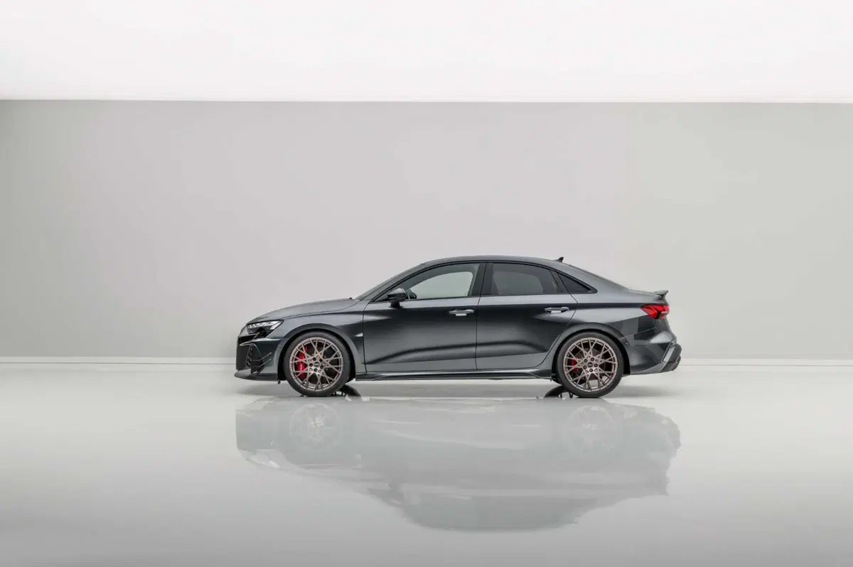 Audi RS 3 Competition Limited 2026: un motore leggendario e cinquant'anni di cilindri che non si dimenticano (12)