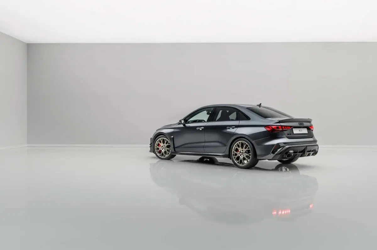 Audi RS 3 Competition Limited 2026: un motore leggendario e cinquant'anni di cilindri che non si dimenticano (13)