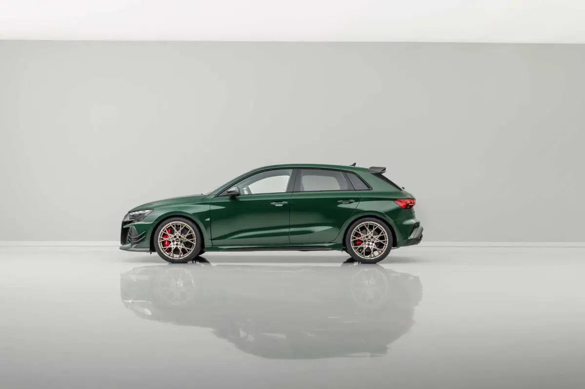 Audi RS 3 Competition Limited 2026: un motore leggendario e cinquant'anni di cilindri che non si dimenticano (18)