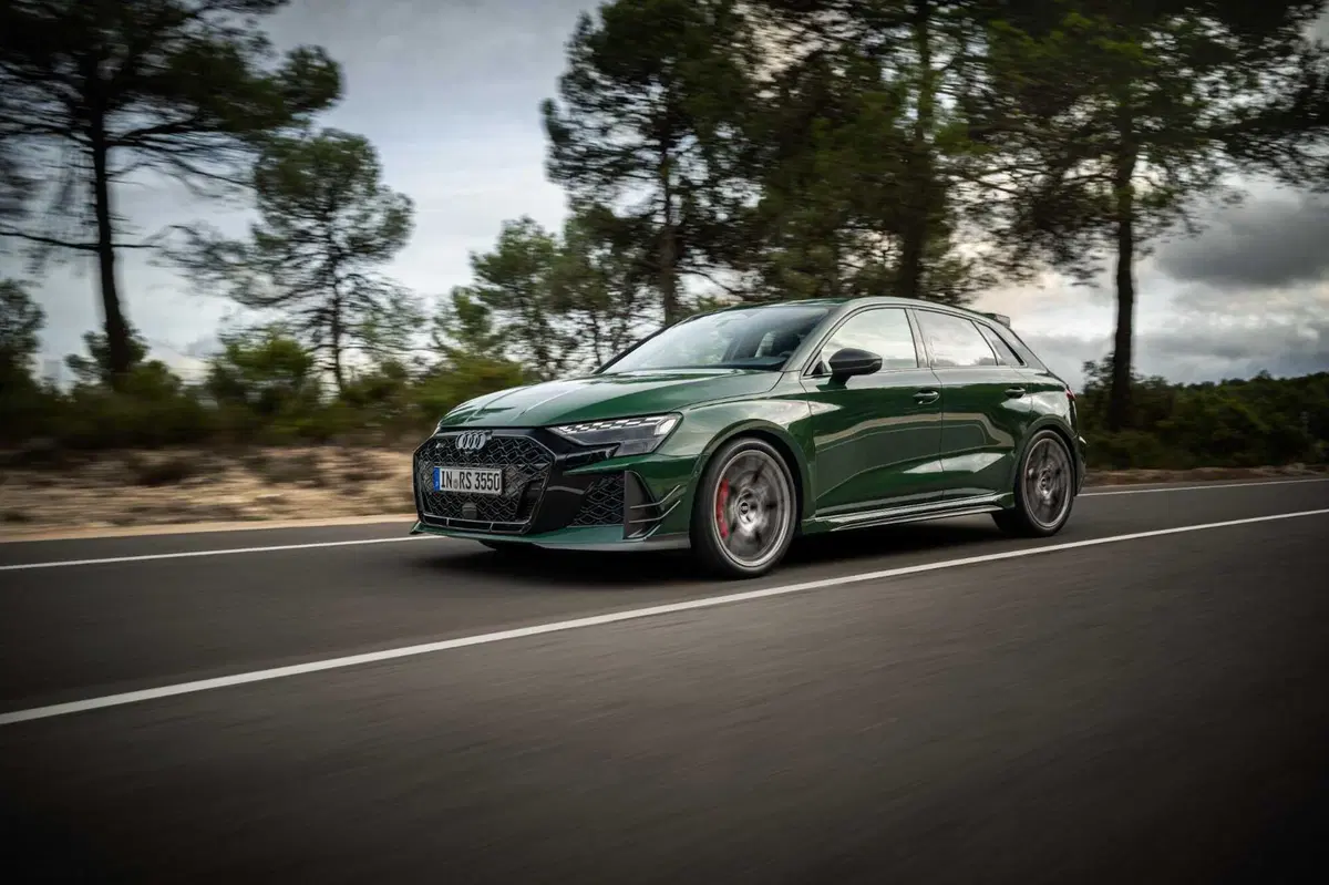 Audi RS 3 Competition Limited 2026: un motore leggendario e cinquant'anni di cilindri che non si dimenticano (27)