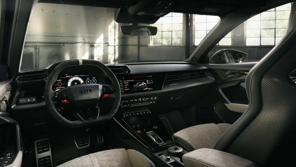 Audi RS 3 Competition Limited 2026: un motore leggendario e cinquant'anni di cilindri che non si dimenticano (3)
