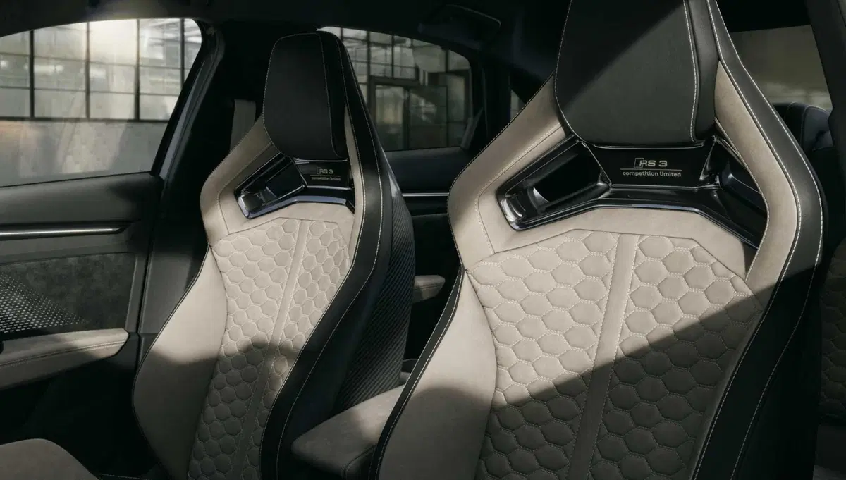 Audi RS 3 Competition Limited 2026: un motore leggendario e cinquant'anni di cilindri che non si dimenticano (4)