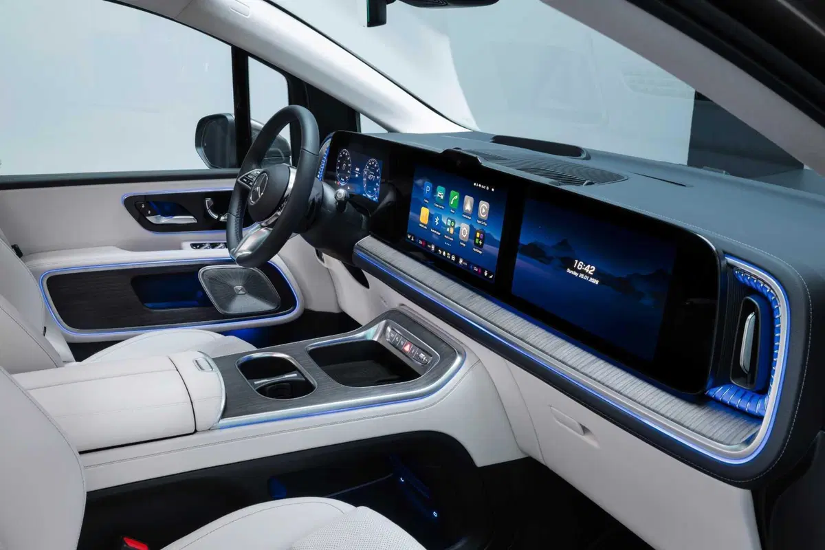 Mercedes VLE 2026: quando un van diventa una limousine, ma con una sala cinema [VIDEO] (2)