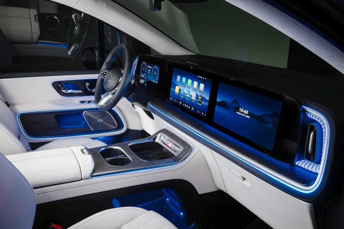 Mercedes VLE 2026: quando un van diventa una limousine, ma con una sala cinema [VIDEO] (3)