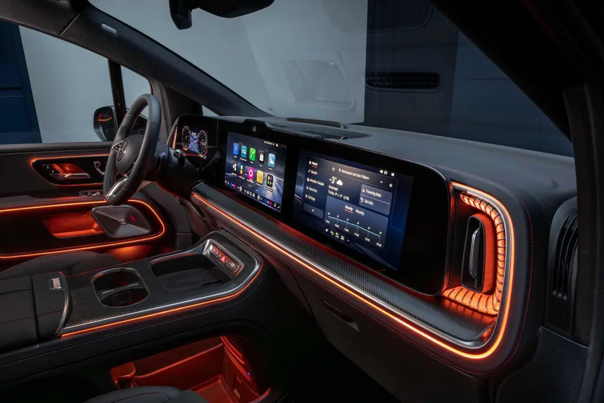 Mercedes VLE 2026: quando un van diventa una limousine, ma con una sala cinema [VIDEO] (33)