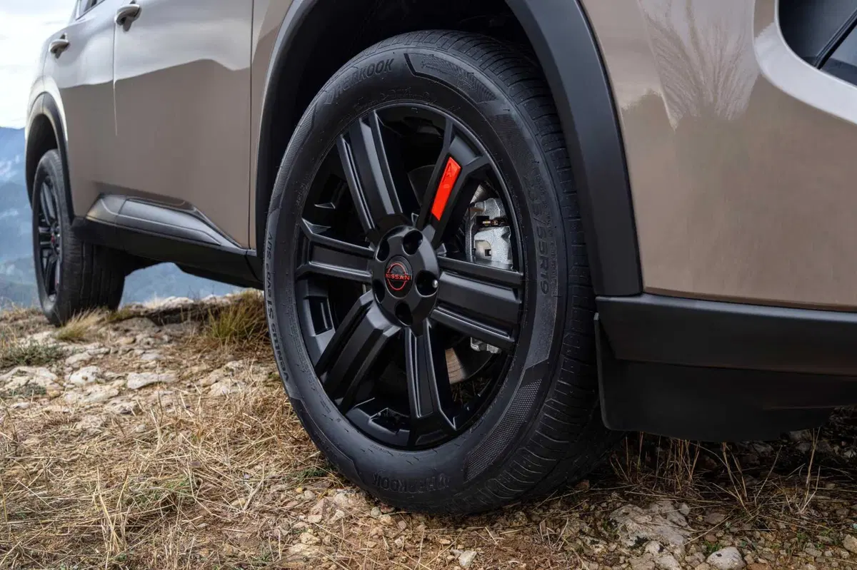 Nissan X-Trail 2026: il SUV familiare si rinnova senza tradire le sue radici | Esterni, interni e caratteristiche  (3)