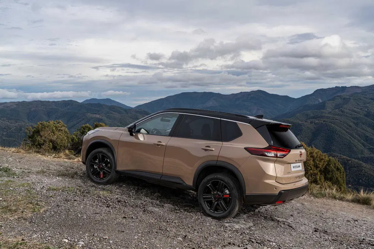 Nissan X-Trail 2026: il SUV familiare si rinnova senza tradire le sue radici | Esterni, interni e caratteristiche  (6)