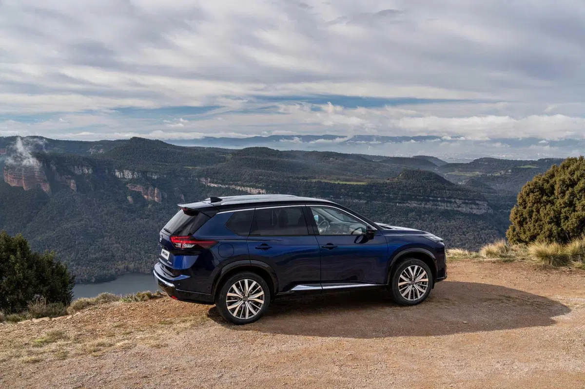 Nissan X-Trail 2026: il SUV familiare si rinnova senza tradire le sue radici | Esterni, interni e caratteristiche  (27)
