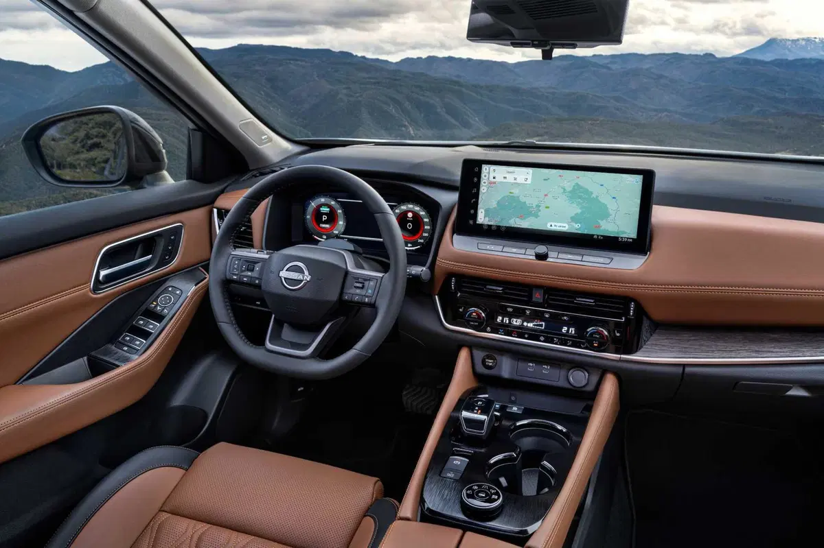 Nissan X-Trail 2026: il SUV familiare si rinnova senza tradire le sue radici | Esterni, interni e caratteristiche  (8)