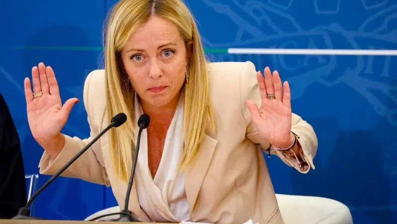 Benzina e Diesel alle stelle, Meloni avverte: "Chi specula sui carburanti pagher&agrave; dazio e se necessario tassiamo chi si arricchisce sulla crisi"