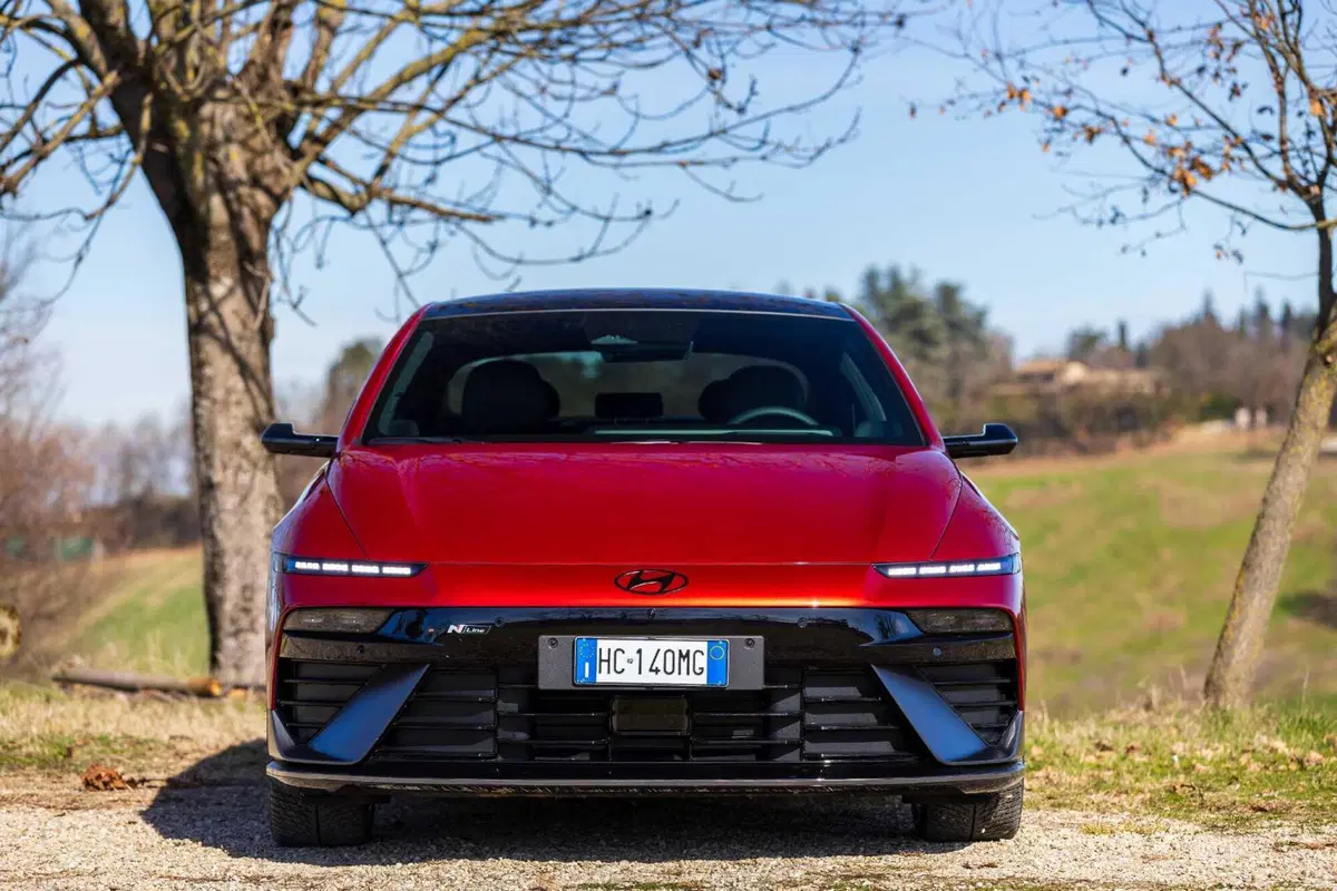 Hyundai IONIQ 6 2026: la berlina elettrica con il Cx da record si aggiorna  (29)