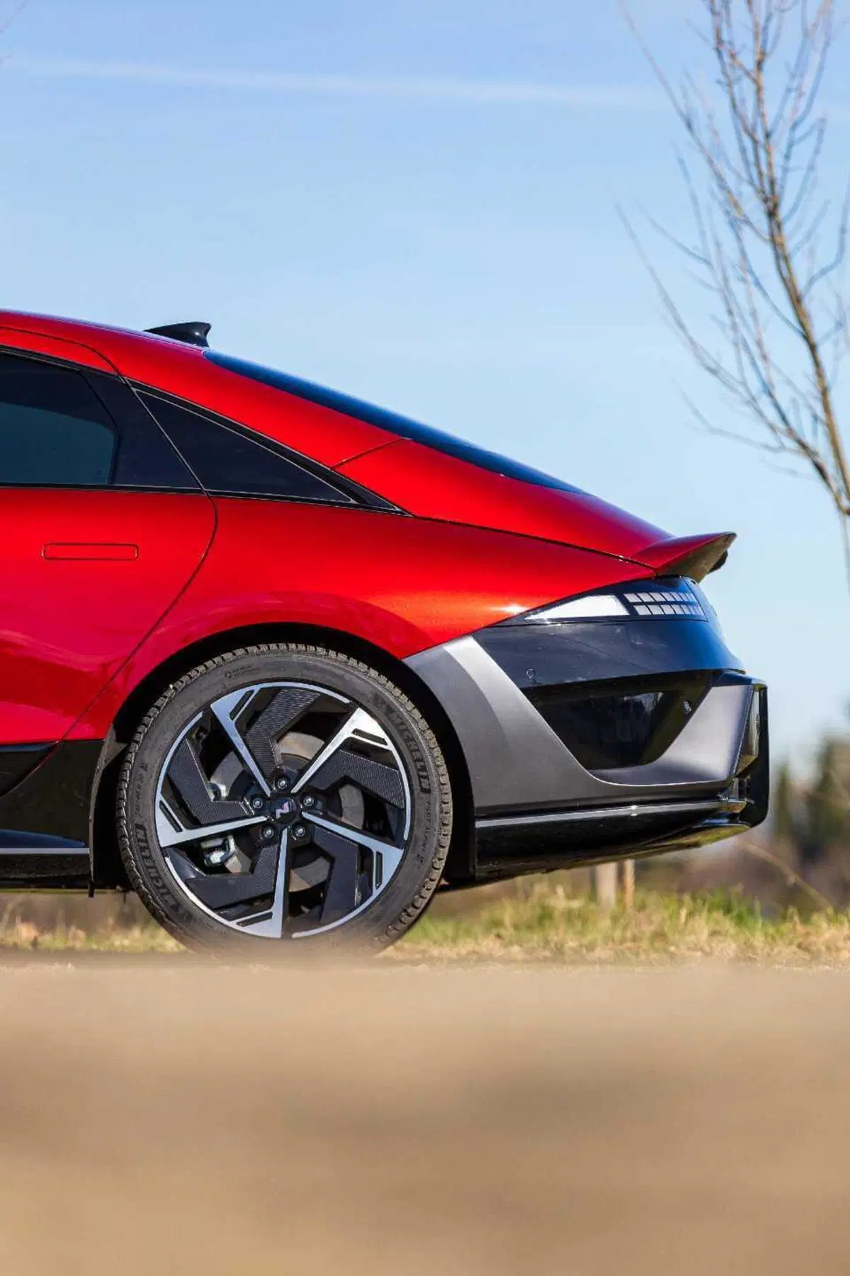 Hyundai IONIQ 6 2026: la berlina elettrica con il Cx da record si aggiorna  (44)