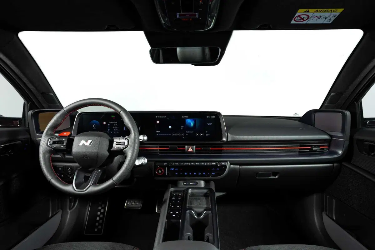 Hyundai IONIQ 6 2026: la berlina elettrica con il Cx da record si aggiorna  (52)