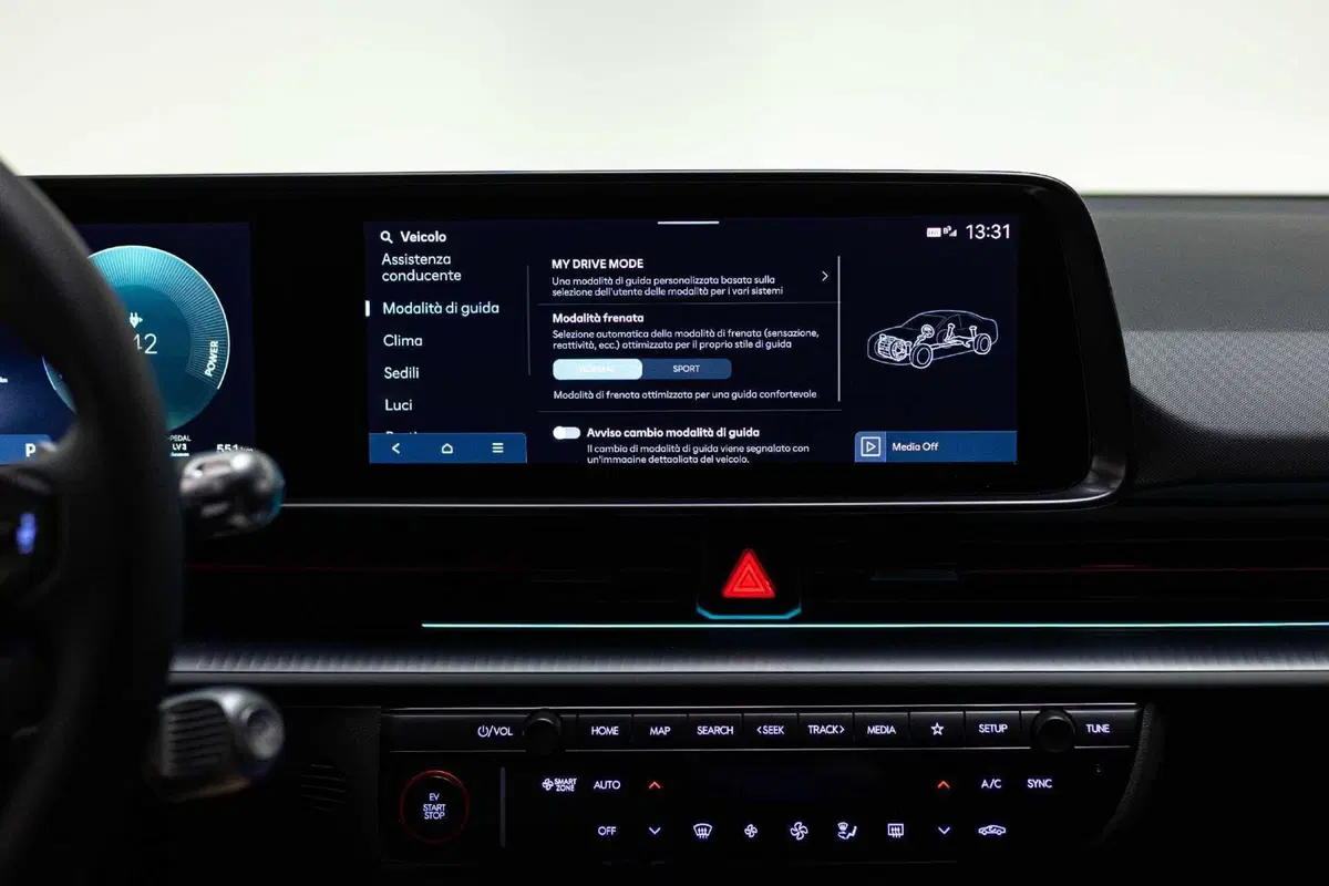 Hyundai IONIQ 6 2026: la berlina elettrica con il Cx da record si aggiorna  (64)