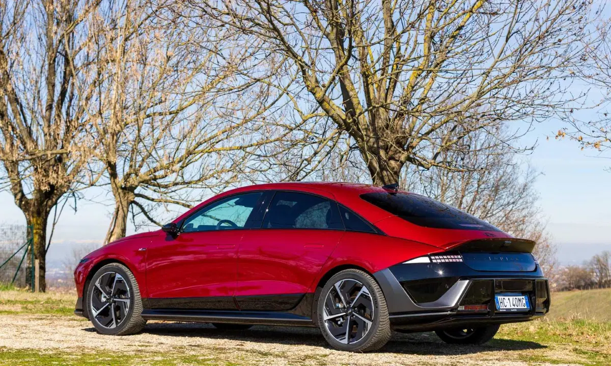 Hyundai IONIQ 6 2026: la berlina elettrica con il Cx da record si aggiorna  (68)