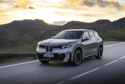 BMW Group, i conti 2025 reggono nonostante dazi e Cina in difficolt&agrave;: 4 auto su 10 vendute erano elettrificate