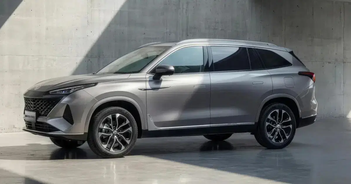 MG S9: il nuovo SUV plug-in hybrid a 7 posti che sfida la Skoda Kodiaq con spazio e autonomia elettrica