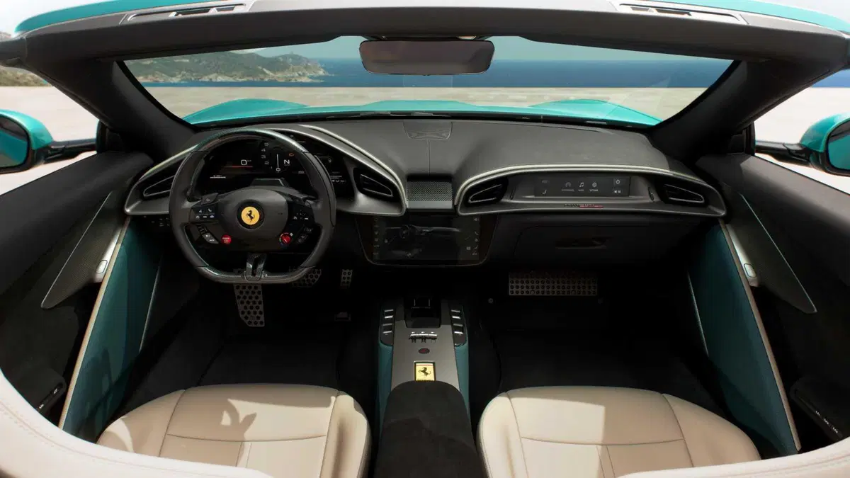 Ferrari Amalfi Spider 2026: la spider V8 di Maranello, tra prestazioni e cielo aperto [VIDEO] (5)
