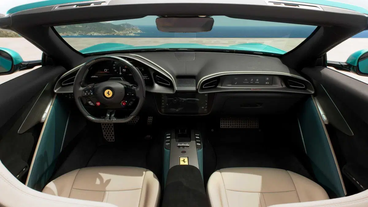 Ferrari Amalfi Spider 2026: la spider V8 di Maranello, tra prestazioni e cielo aperto [VIDEO] (6)