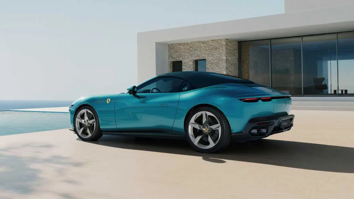 Ferrari Amalfi Spider 2026: la spider V8 di Maranello, tra prestazioni e cielo aperto [VIDEO] (4)