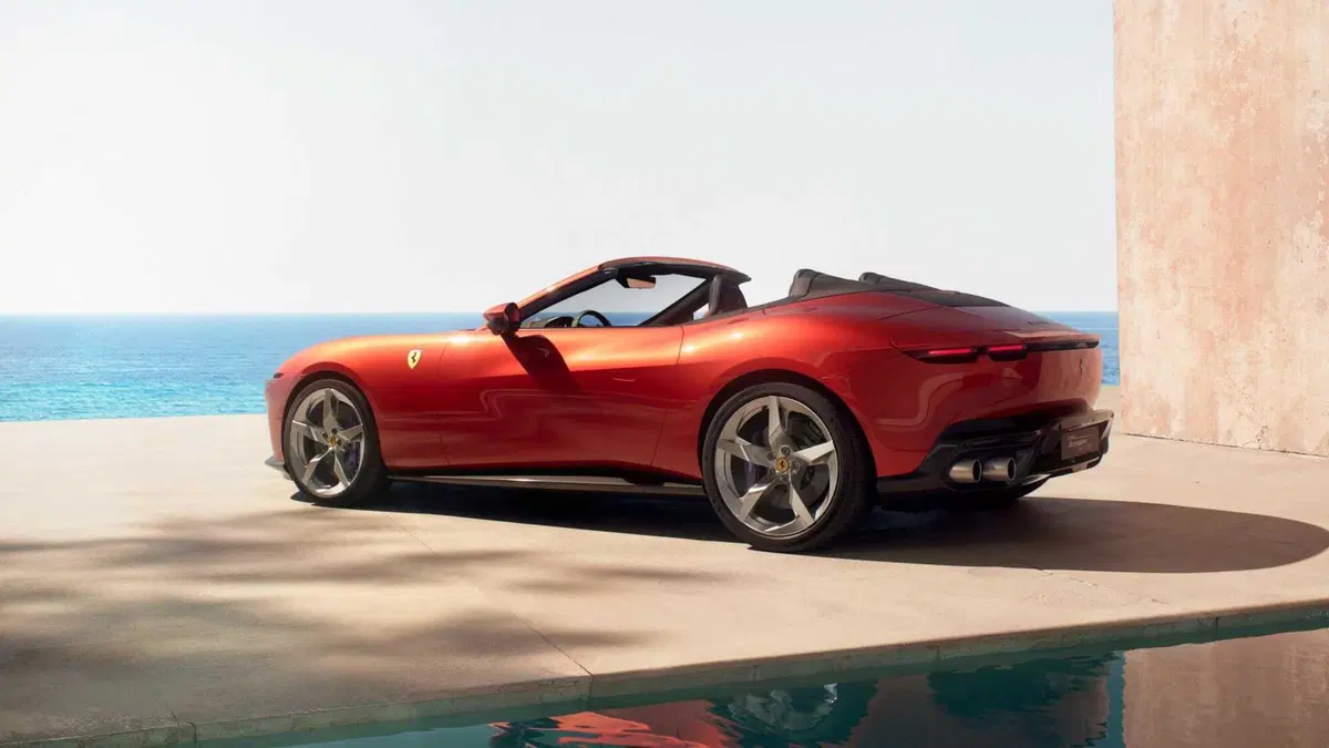 Ferrari Amalfi Spider 2026: la spider V8 di Maranello, tra prestazioni e cielo aperto [VIDEO] (6)