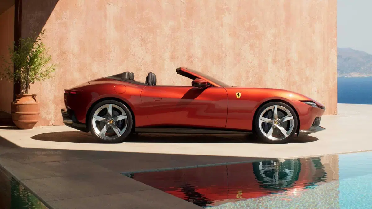 Ferrari Amalfi Spider 2026: la spider V8 di Maranello, tra prestazioni e cielo aperto [VIDEO] (8)
