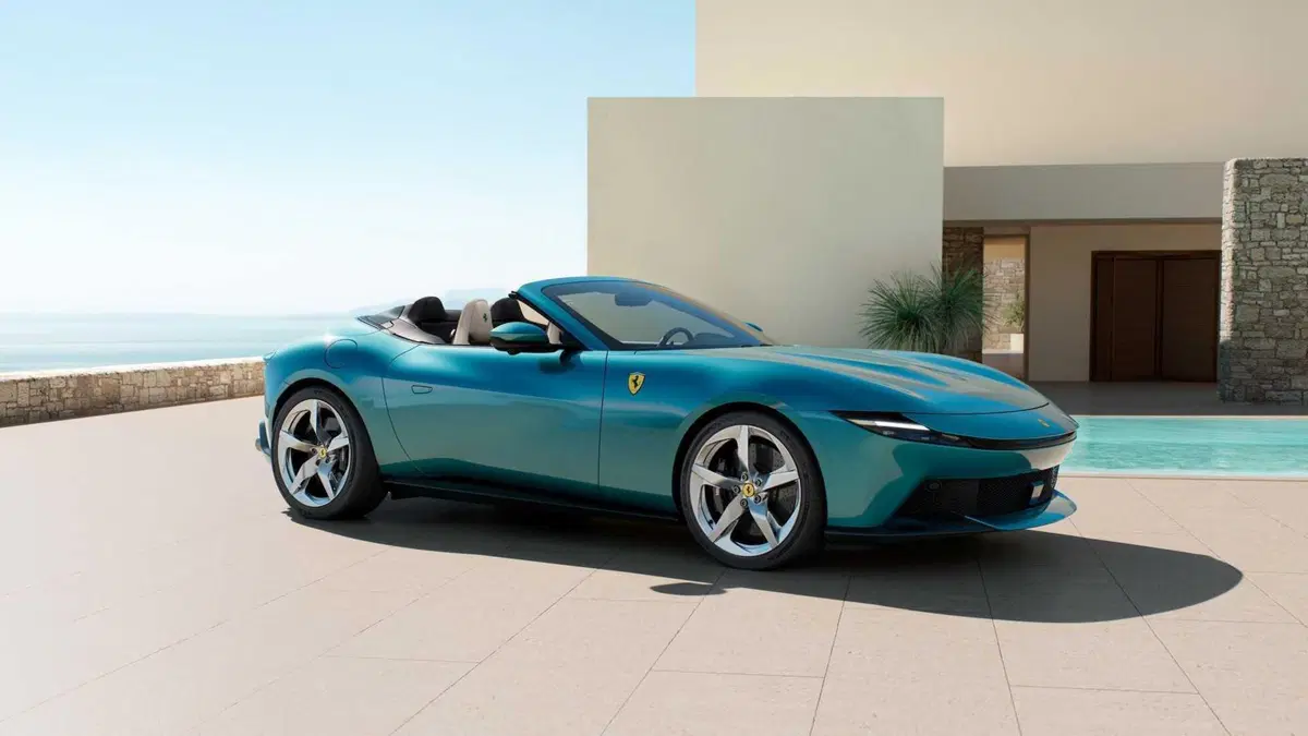 Ferrari Amalfi Spider 2026: la spider V8 di Maranello, tra prestazioni e cielo aperto [VIDEO] (9)