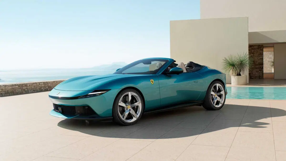 Ferrari Amalfi Spider 2026: la spider V8 di Maranello, tra prestazioni e cielo aperto [VIDEO] (10)