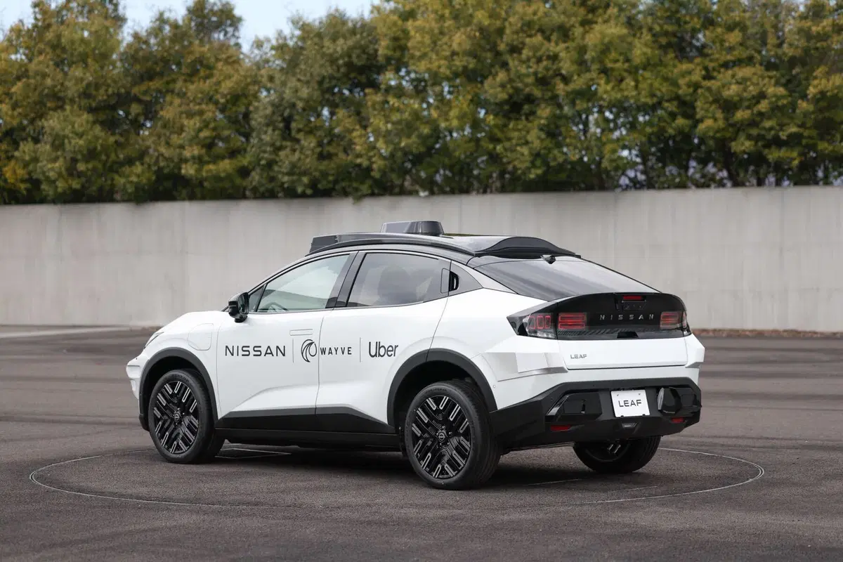 Robotaxi Nissan, Wayve, Uber: al via il progetto pilota a Tokyo con la Nissan LEAF autonoma (3)