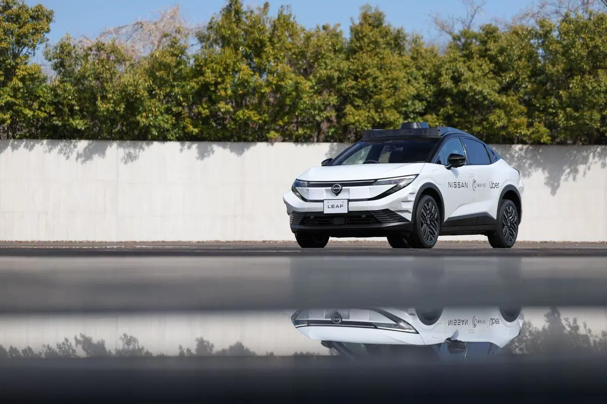 Robotaxi Nissan, Wayve, Uber: al via il progetto pilota a Tokyo con la Nissan LEAF autonoma (8)