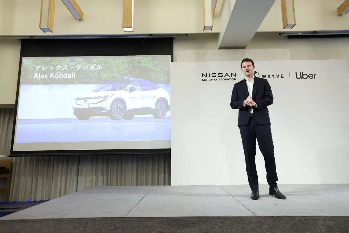Robotaxi Nissan, Wayve, Uber: al via il progetto pilota a Tokyo con la Nissan LEAF autonoma (9)