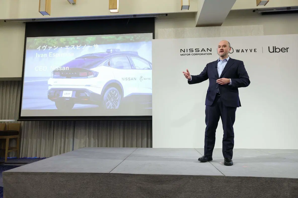 Robotaxi Nissan, Wayve, Uber: al via il progetto pilota a Tokyo con la Nissan LEAF autonoma (10)