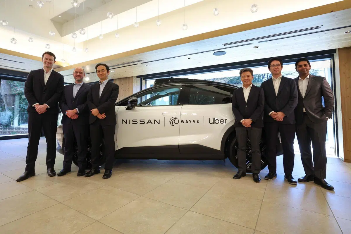 Robotaxi Nissan, Wayve, Uber: al via il progetto pilota a Tokyo con la Nissan LEAF autonoma (17)