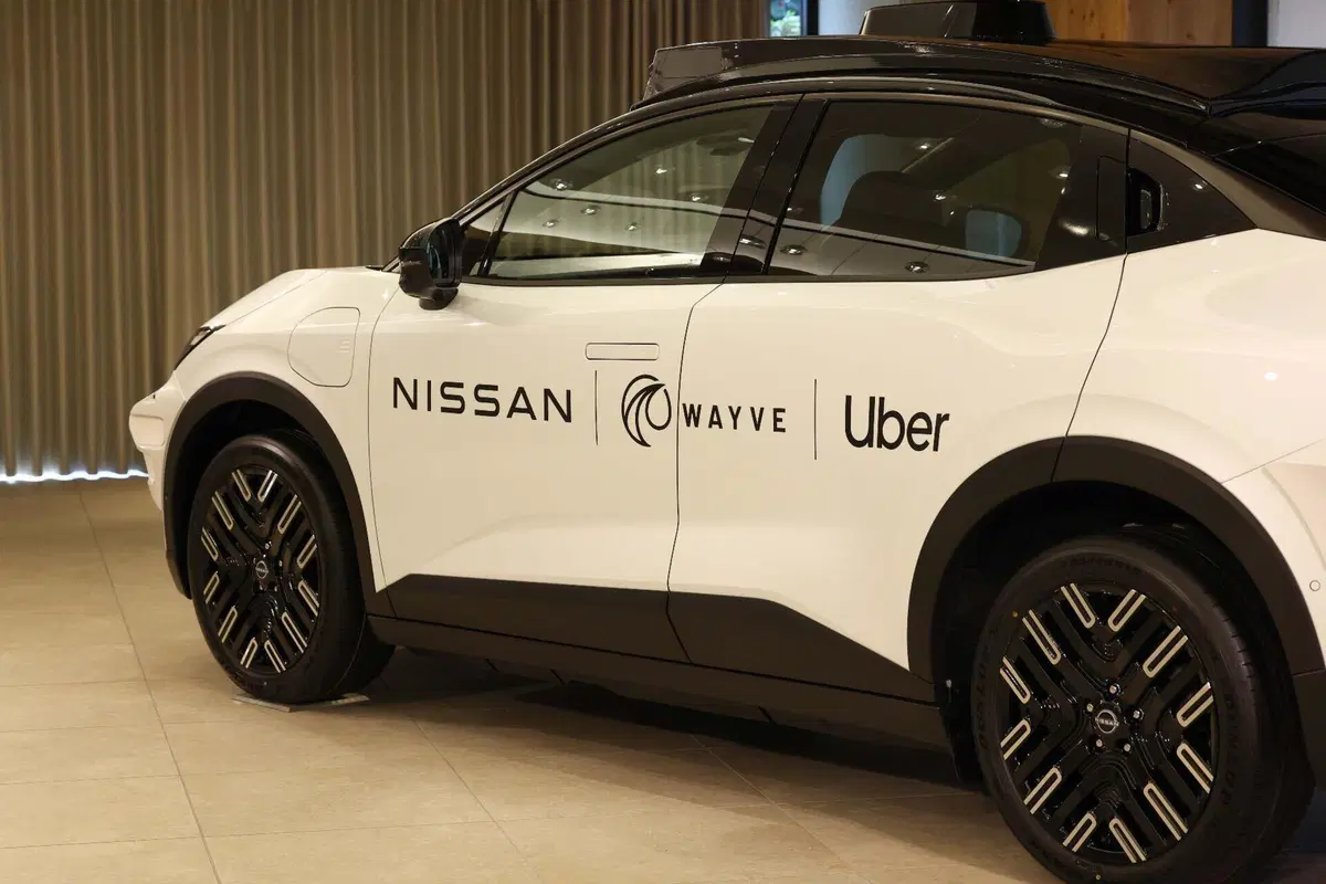 Robotaxi Nissan, Wayve, Uber: al via il progetto pilota a Tokyo con la Nissan LEAF autonoma (22)
