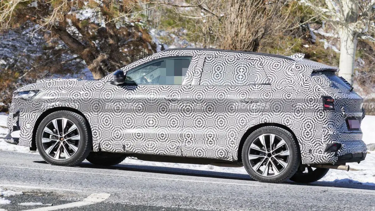 Renault Austral ed Espace 2026: il nuovo motore ibrido E-Tech punta su efficienza e tecnologia (22)