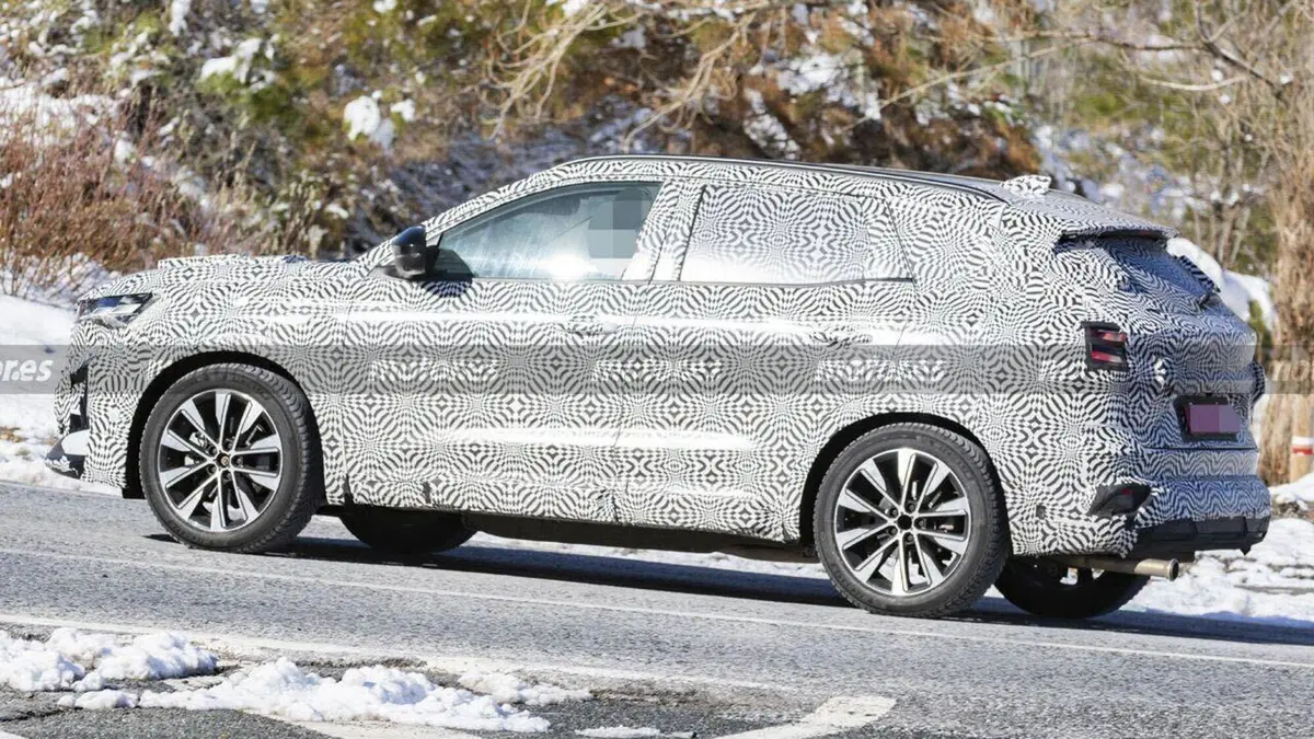 Renault Austral ed Espace 2026: il nuovo motore ibrido E-Tech punta su efficienza e tecnologia (23)