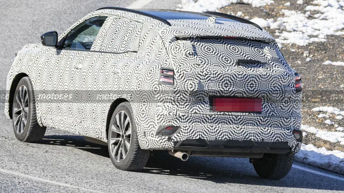 Renault Austral ed Espace 2026: il nuovo motore ibrido E-Tech punta su efficienza e tecnologia (25)