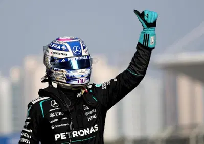 F1 2026, Russell lancia l’allarme dopo la pole a Shanghai: “La Sprint? Aspettatevi l’inaspettato”