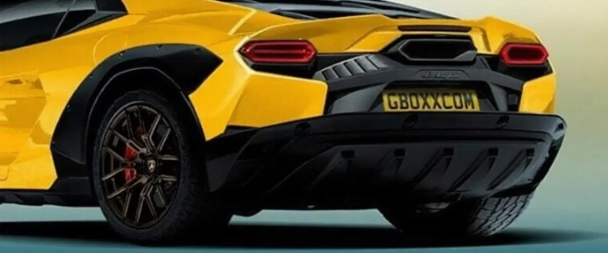 Lamborghini Sterrato, il CEO Winkelmann apre alla nuova versione: "Mai dire mai" (2)