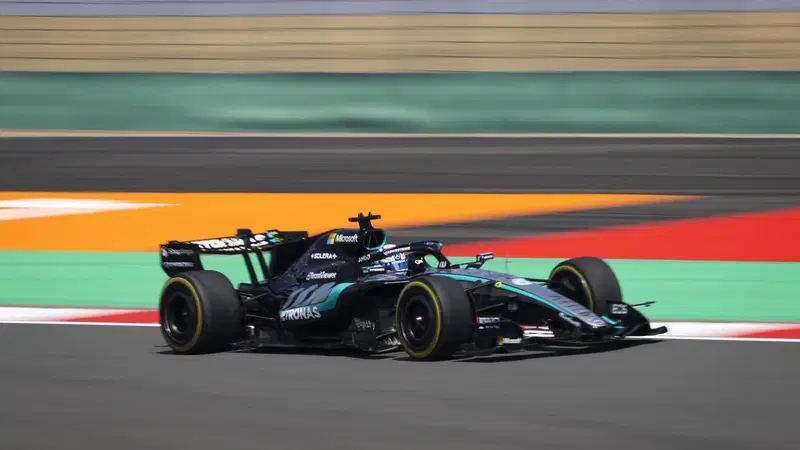 F1, Sprint GP Cina 2026 LIVE: Russell trionfa a Shanghai! Ferrari batte McLaren, Hamilton sul podio