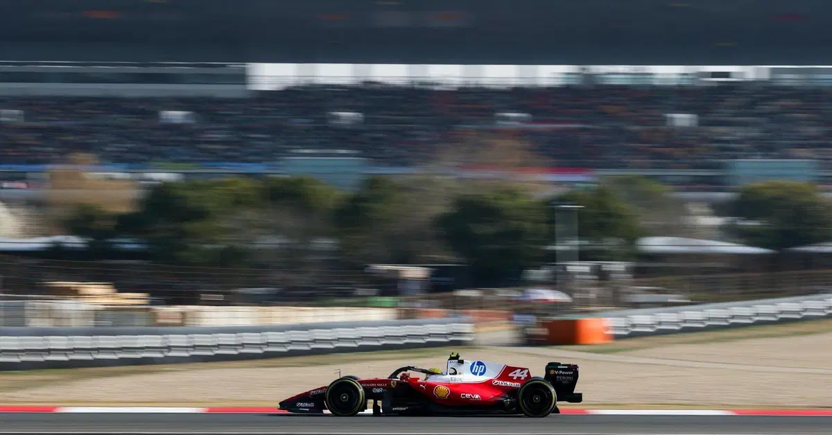 F1, Hamilton non si arrende a Shanghai e conquista il podio: &ldquo;Mercedes troppo veloce, ma ho dato tutto&rdquo;