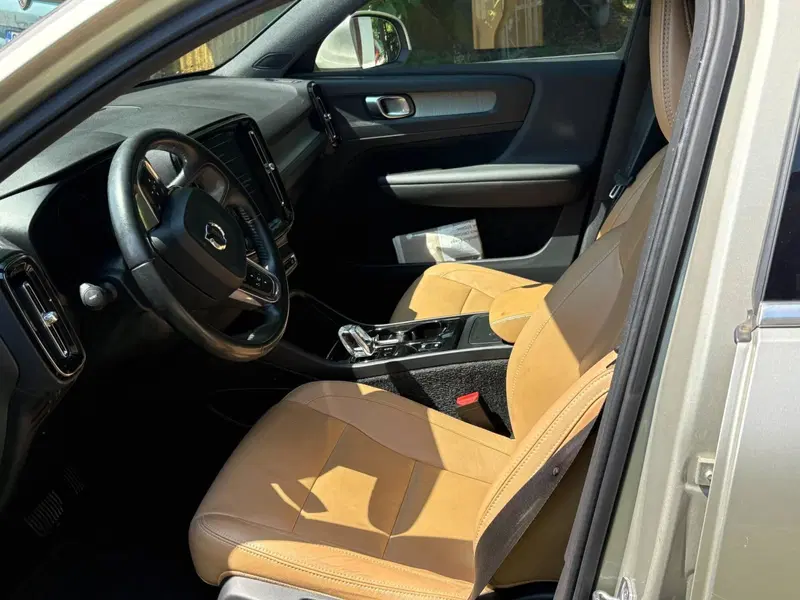 Volvo XC40 usata a Pordenone (7)