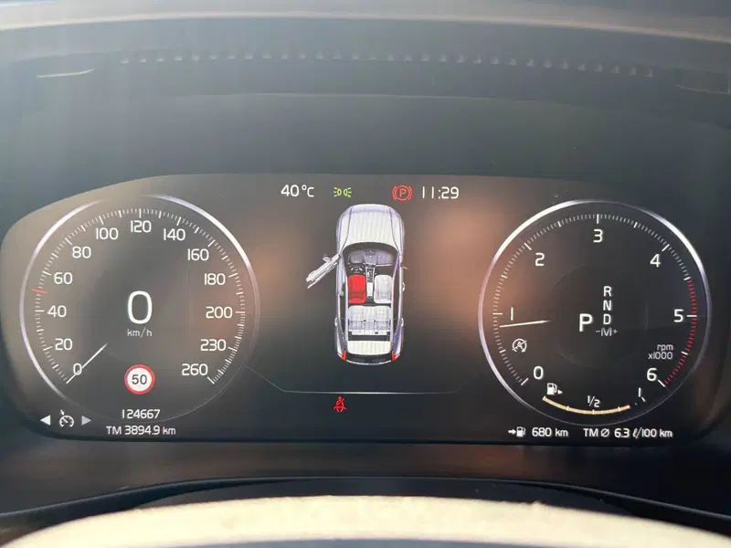 Volvo XC40 usata a Pordenone (8)