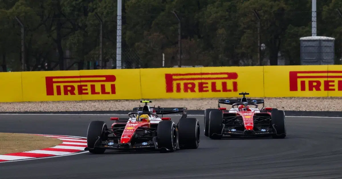 Leclerc applaude Hamilton dopo il duello Ferrari in Cina: &ldquo;Battaglia dura ma leale, il podio lo meritava lui&rdquo;