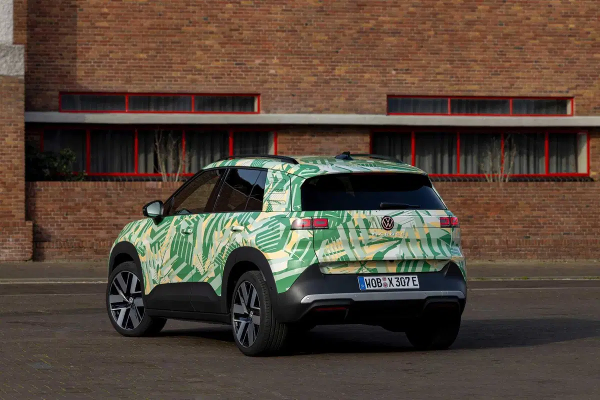 Volkswagen ID. Cross: il SUV elettrico compatto arriva su strada [VIDEO] (12)